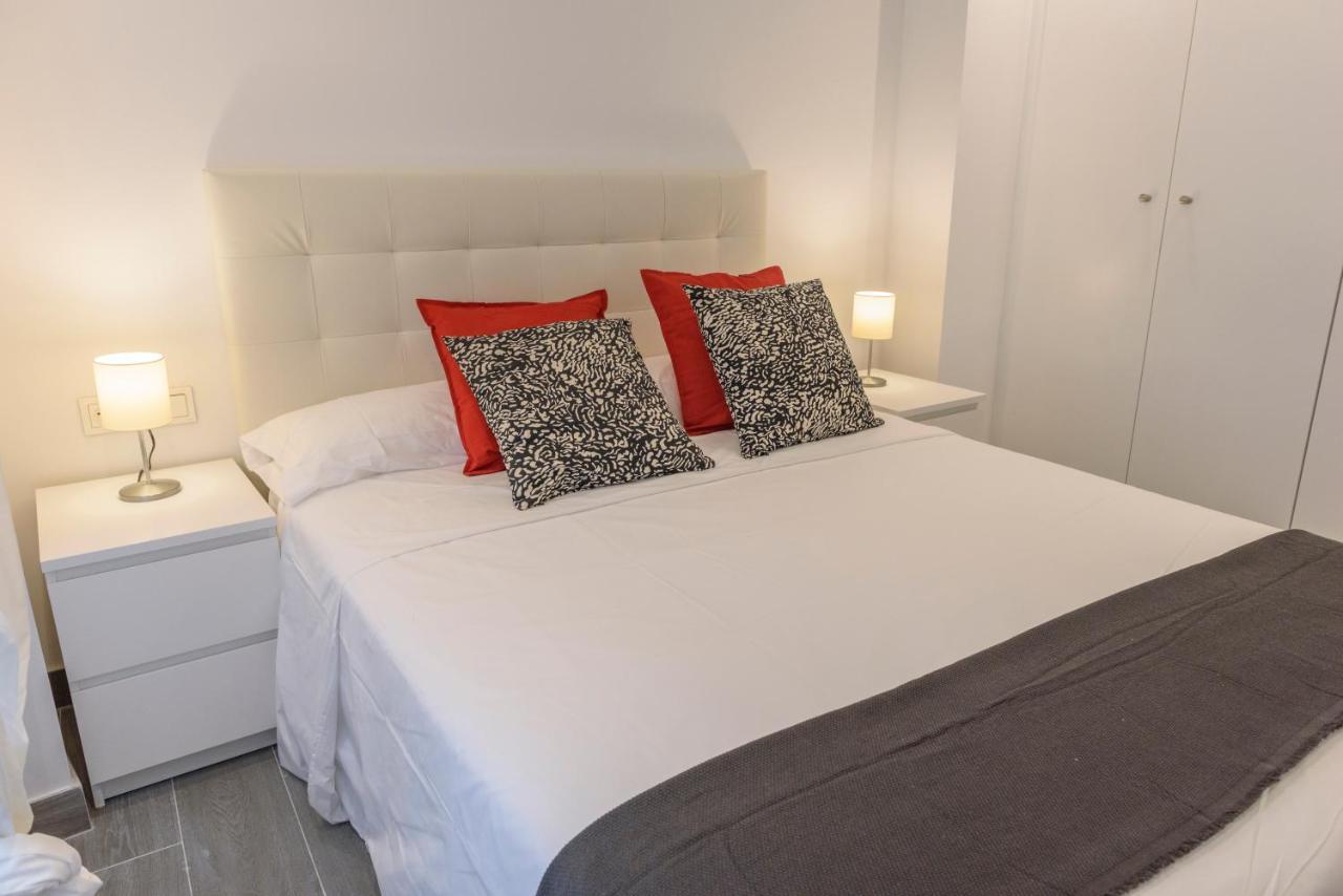 Apartamento RENTHAS Fernando de Lesseps Málaga Exterior foto